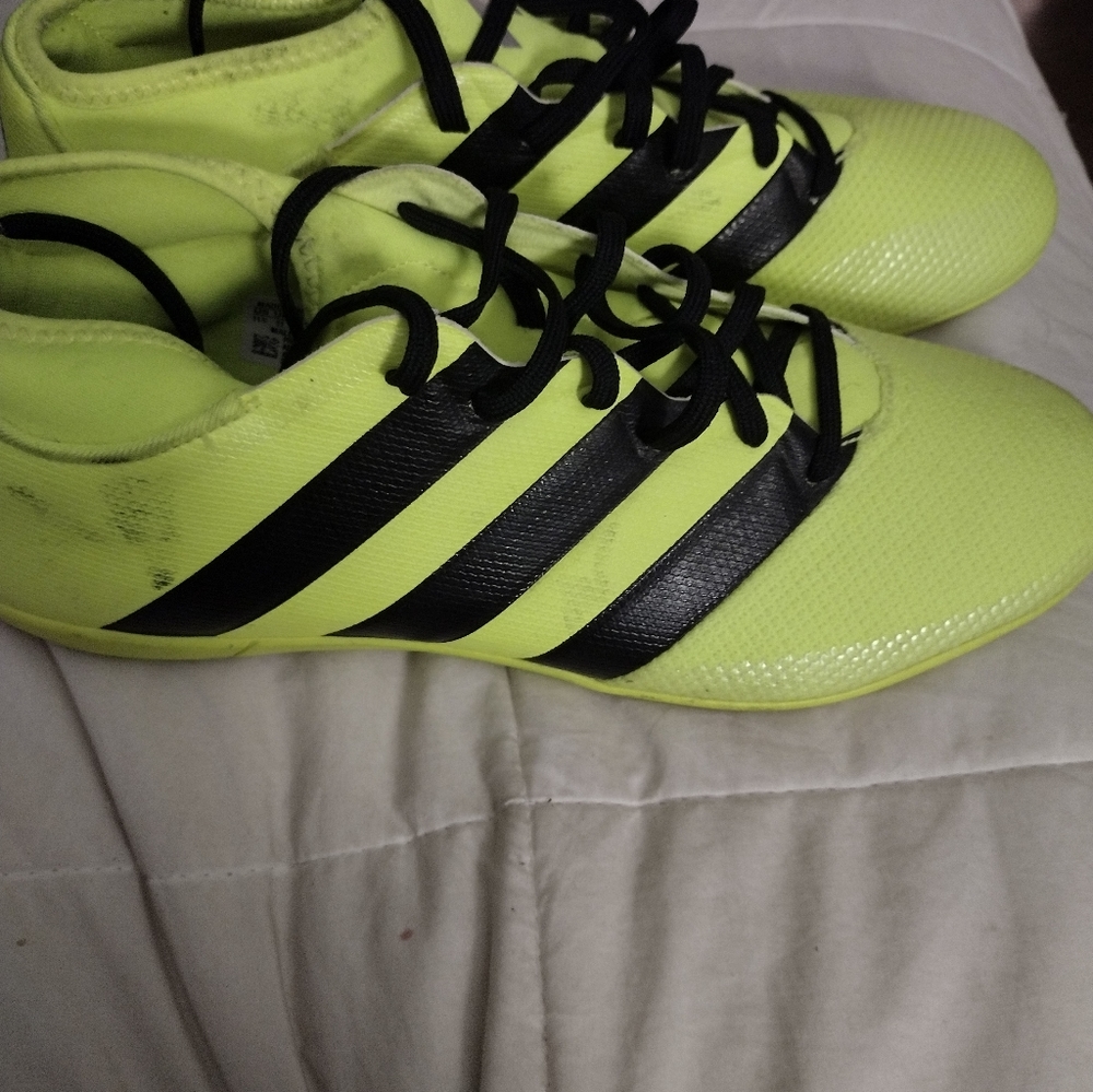 Men Adidas tennis